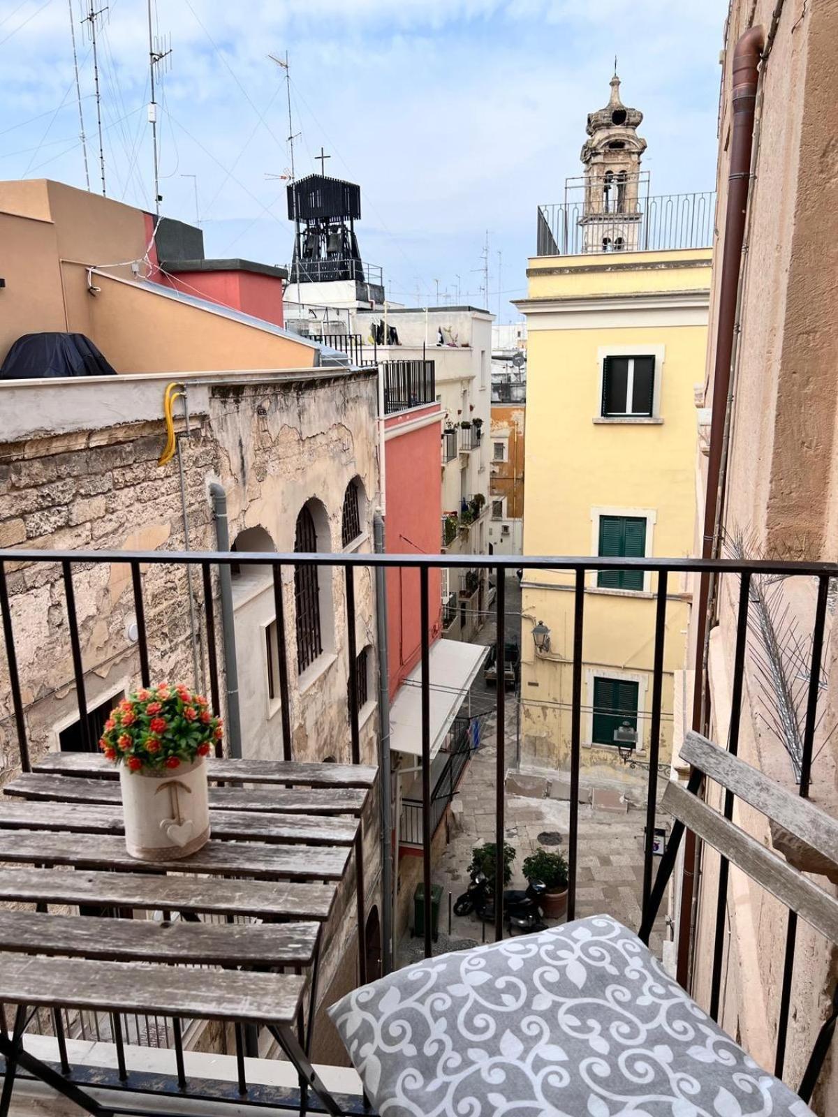 Macario Apartment In The Old Town Bari Bagian luar foto
